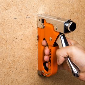   Handy 10442B Kézi tűzőgép szett kofferben - tűzőgép + 3 féle kapocs