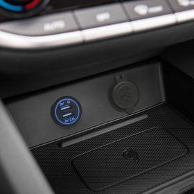   MNC 54926BL Szivargyújtó helyére beépíthető USB aljzat,