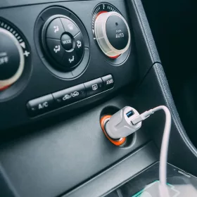   MNC 54931WH Autós szivargyújtó adapter 2 USB aljzattal - 2,4 A - Fehér