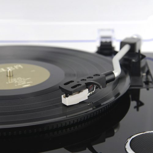 Aiwa GBTUR-120BKMKIII Analóg lemezjátszó Bluetooth funkcióval, magasfényű fekete színben